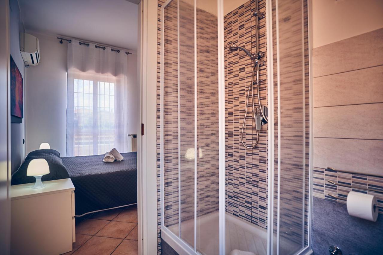 Travelershome 7Metri Guesthouse Ciampino Exterior foto